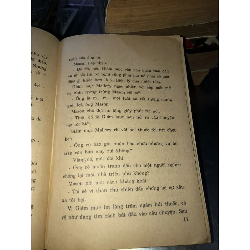 Vị giám mục nói lắp - Erle Stanley Gardner 1038278