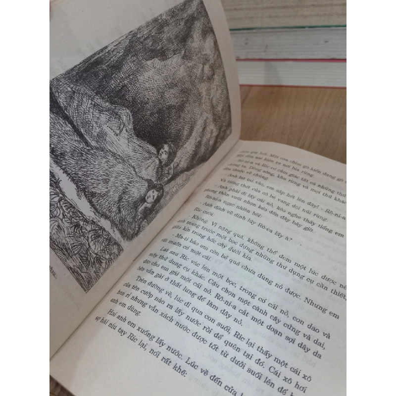 Rô-ni-a con gái tướng cướp - Astrid Lindgren 735403