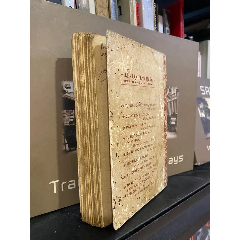 Lục phúc lữ quán - Alan Burgess (Phạm Hồng Giang dịch) 697949