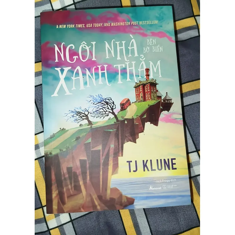 Sách - Ngôi nhà bên bờ biển xanh thẳm của TJ Klune. Kèm đánh dấu trang 617531
