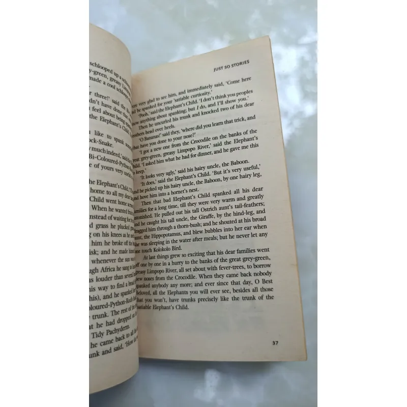 JUST SO STORIES ( NHỮNG CÂU CHUYỆN CHỈ THẾ THÔI) - RUDYARD KIPLING 778835