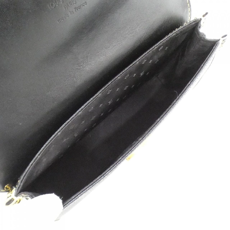 Túi xách vai Louis Vuitton Suhali Amarante M92847 611015