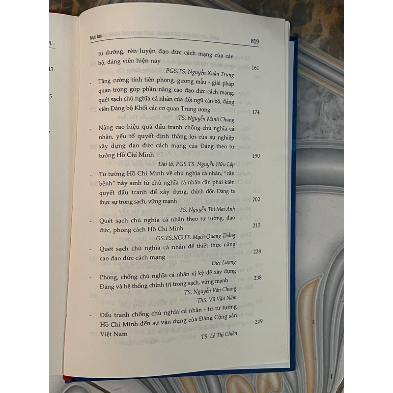 Nâng cao đạo đức cách mạng, quét sạch chủ nghĩa cá nhân  550573