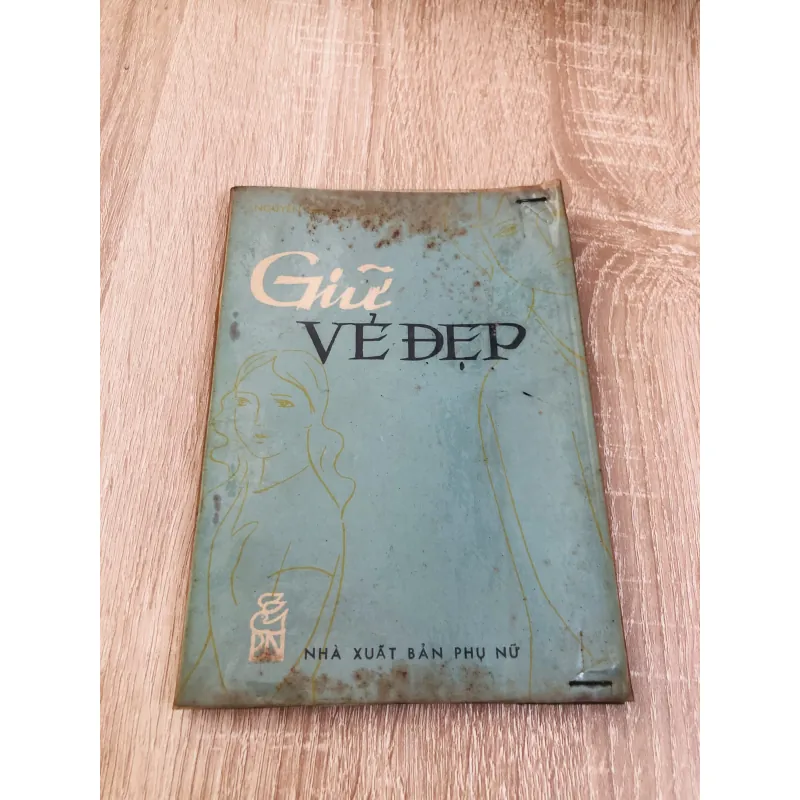 GIỮ VẺ ĐẸP  929085