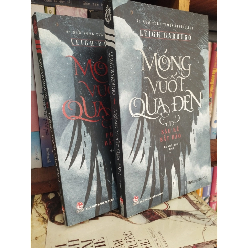 Móng vuốt quạ đen (bộ 2 tập) - Leigh Bardugo 378045