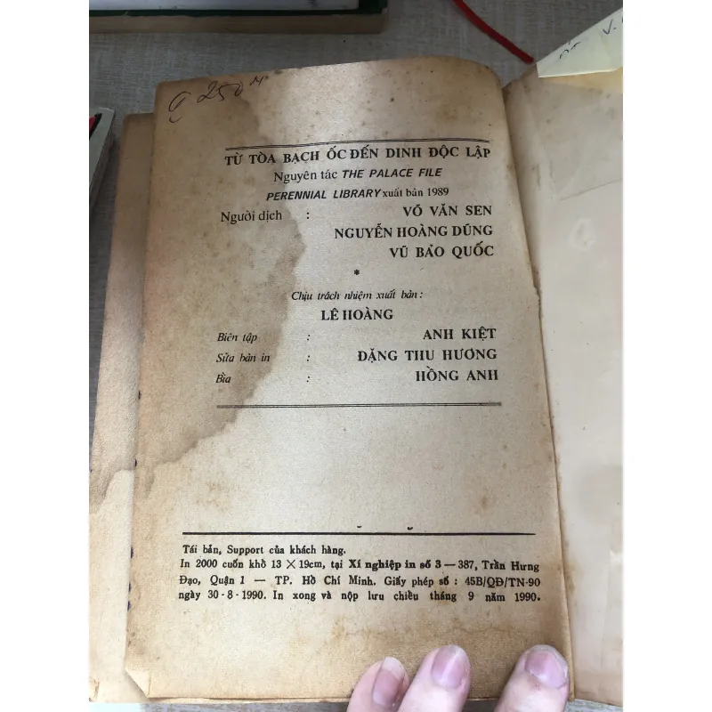 Từ toà bạch ốc đến Dinh độc lập-Tiến Sĩ Nguyễn Tiến Hưng và Jerrold L.Schecter 961617