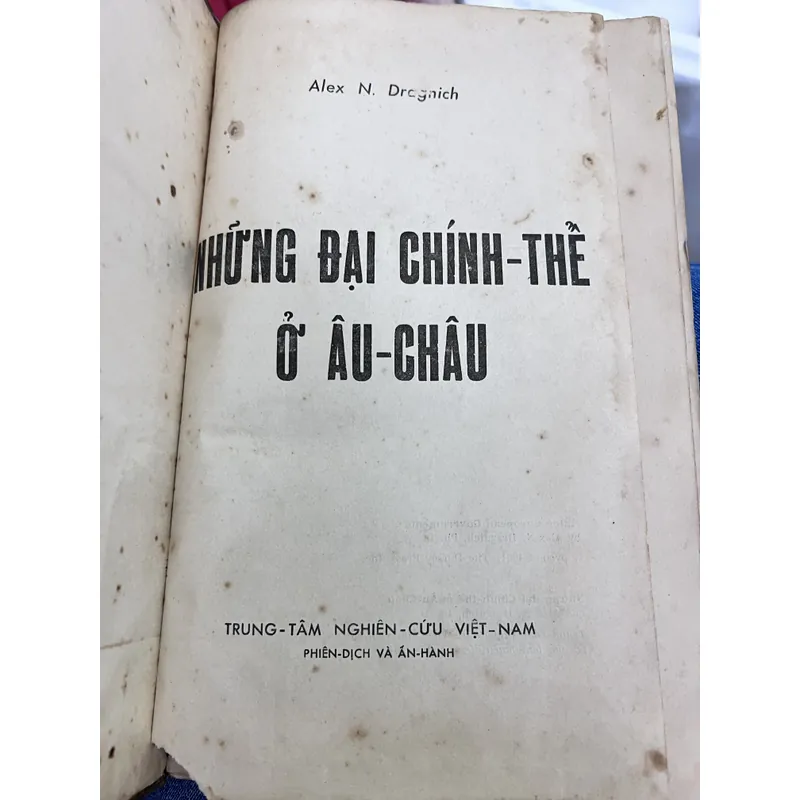 Những đại chính thể ở châu Âu (1964) 594563