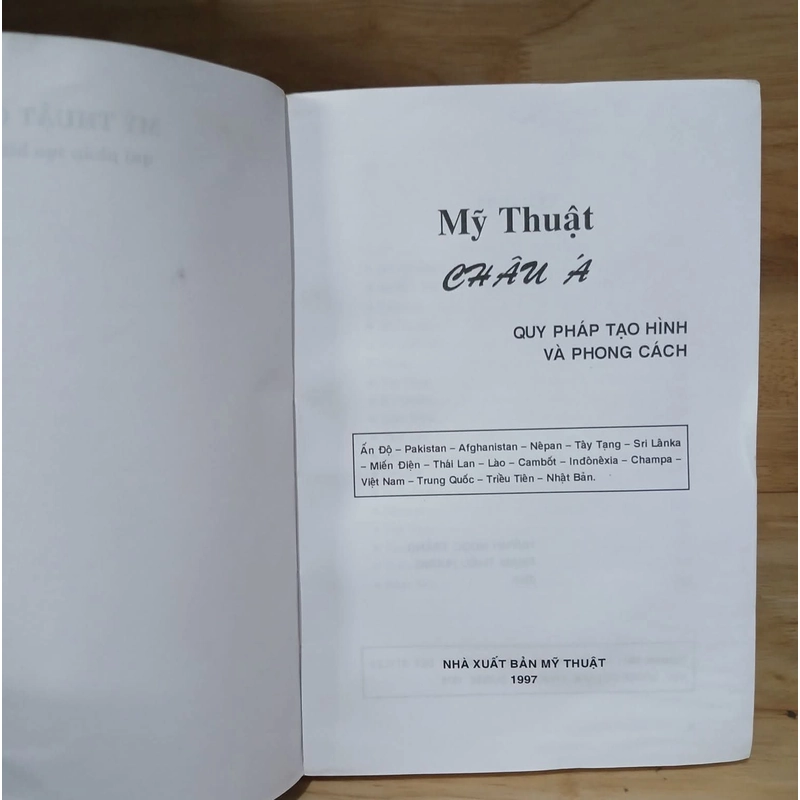 Mỹ Thuật Châu Á (Quy Pháp Tạo Hình & Phong Cách) - Huỳnh Ngọc Trảng, Phạm Thiếu Hương 532211