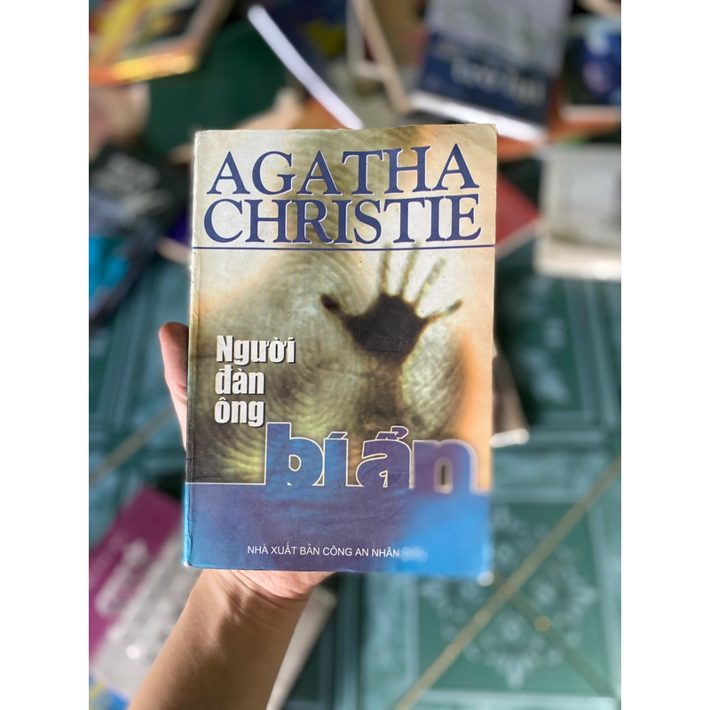 Người Đàn Ông Bí Ẩn Tác giả: Agatha Christie 292436