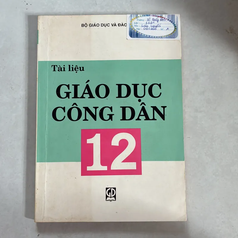 Tài liệu giáo dục công dân 12 990381