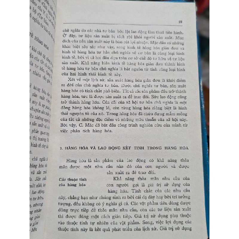 NHỮNG NGUYÊN LÝ CỦA KINH TẾ HỌC CHÍNH TRỊ - NHÓM TÁC GIẢ 195489