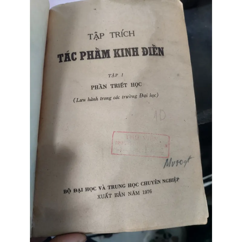 Tập trích tác phẩm kinh điển". 695651