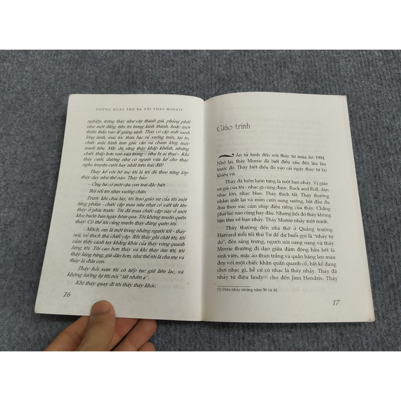 NHỮNG NGÀY THỨ BA VỚI THÀY MORRIE 478688