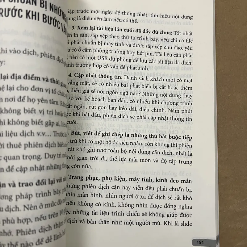 Cẩm Nang Kỹ Năng Nghề Phiên Dịch 994114