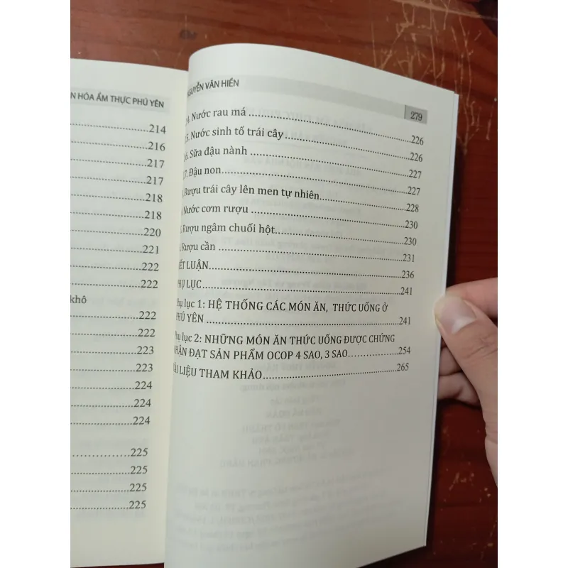 SÁCH NẤU ĂN NHƯNG LÀ Ở PHÚ YÊN (sách nghiên cứu văn hoá) 800446