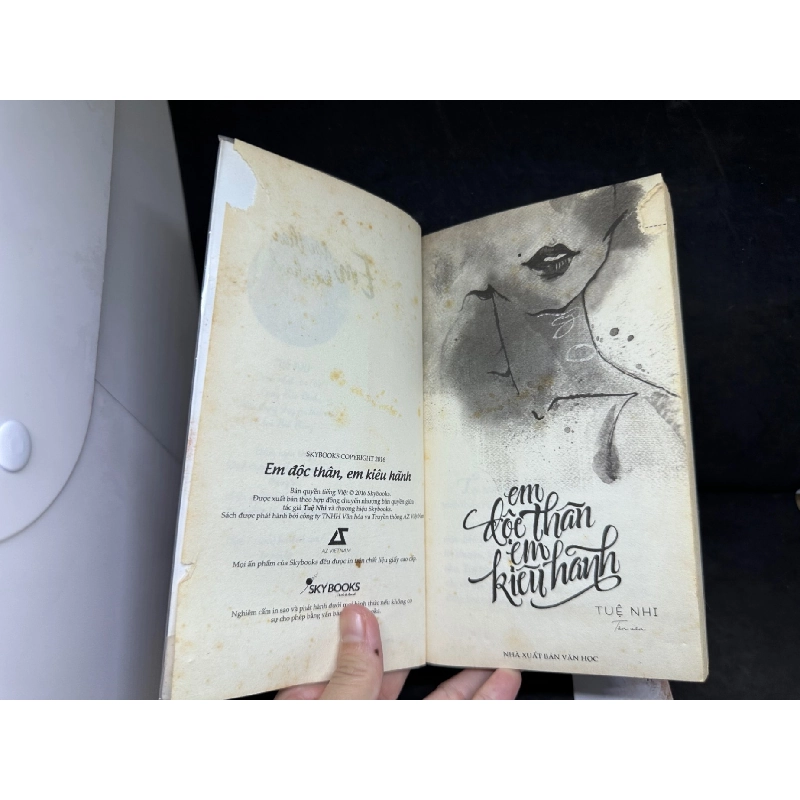 [Phiên Chợ Sách Cũ] Em Độc Thân Em Kiêu Hãnh, Tuệ Nhi, 2016 1304 SBM 918774