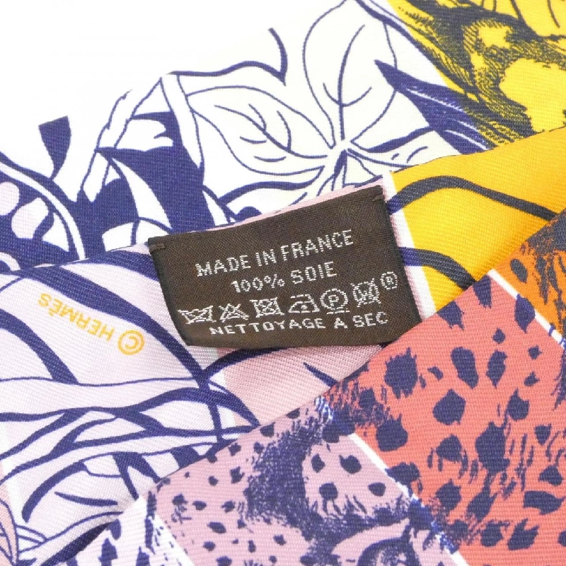 Khăn quàng cổ JUNGLE LOVE RAINBOW của Hermès 063369S 624620