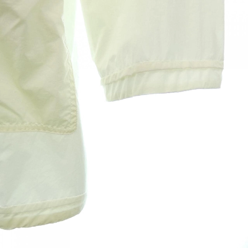 【Khuyến mãi】Áo khoác MONCLER 642225