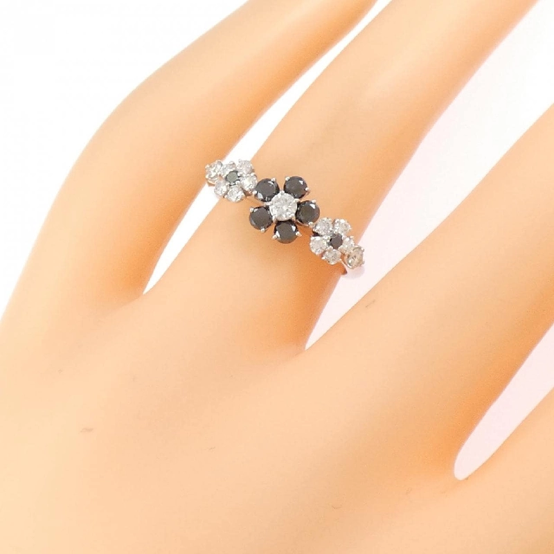 Nhẫn kim cương hoa K18WG 0.30CT - Hàng hiệu chính hãng 850612