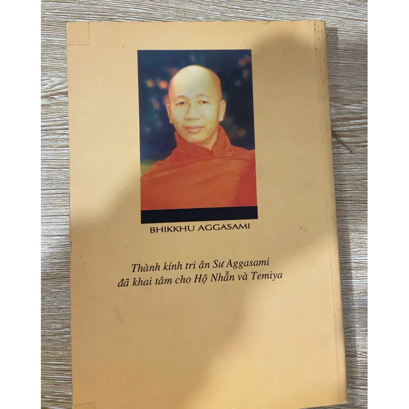 Mặt hồ tĩnh lặng -  Achaan Chan 1010820