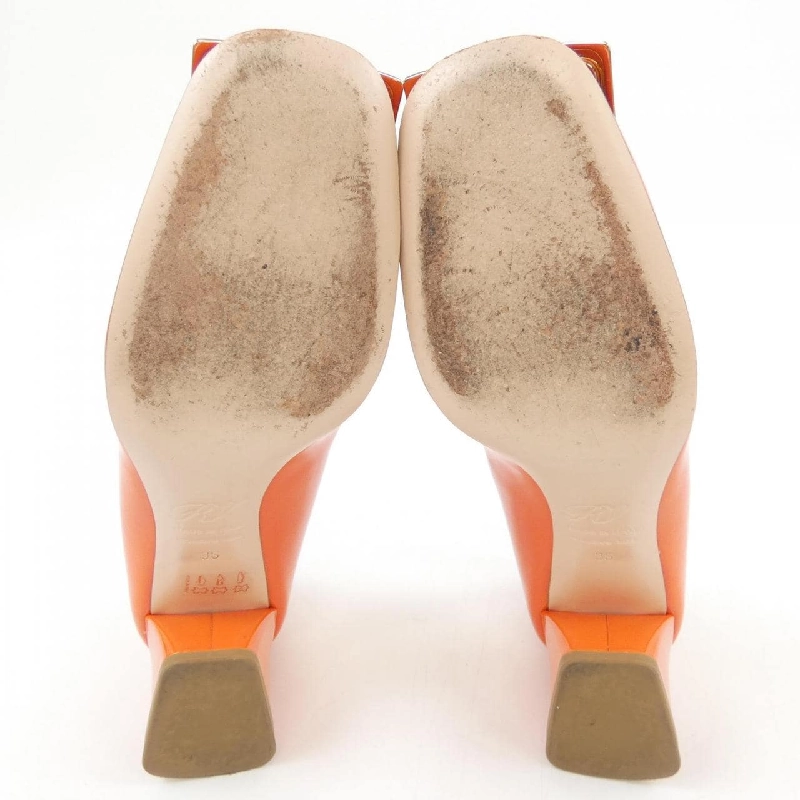 Giày cao gót ROGER VIVIER Trè Vivier với khóa kim loại - Hàng hiệu Chính hãng 830072