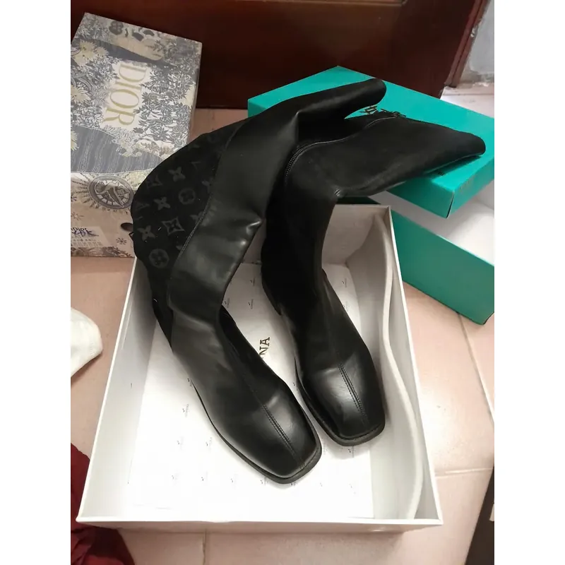 Bốt lv qccc 607315