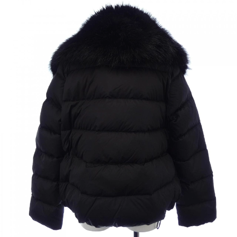 Áo khoác lông vũ MONCLER MEABAN 633223