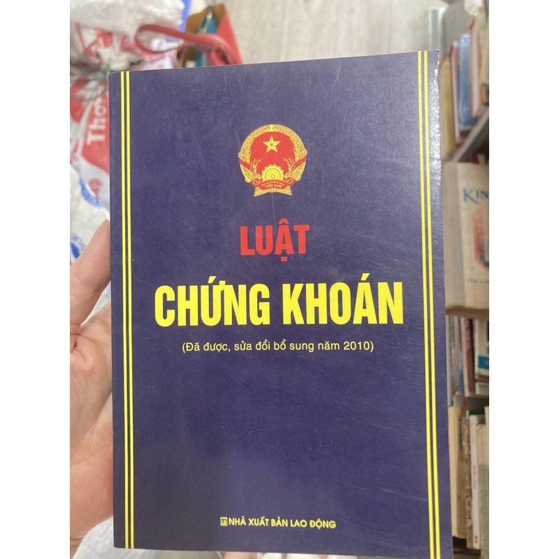 Luật chứng khoán - sách thuộc góc văn hoá, lịch sử, kinh tế 301703