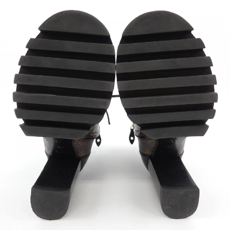 Giày bốt dòng Star Trail của Louis Vuitton 658387