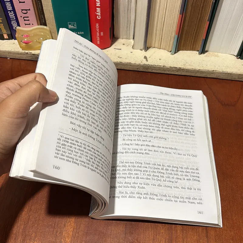 [Chữ Ký Tác Giả] - II Hồi Ký: Trên Đường Đi Tìm Tú Quỳ - Thy Hảo Trương Duy Hy - 2012 727603