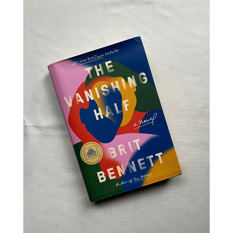 The Vanishing Half - Brit Bennett 960769