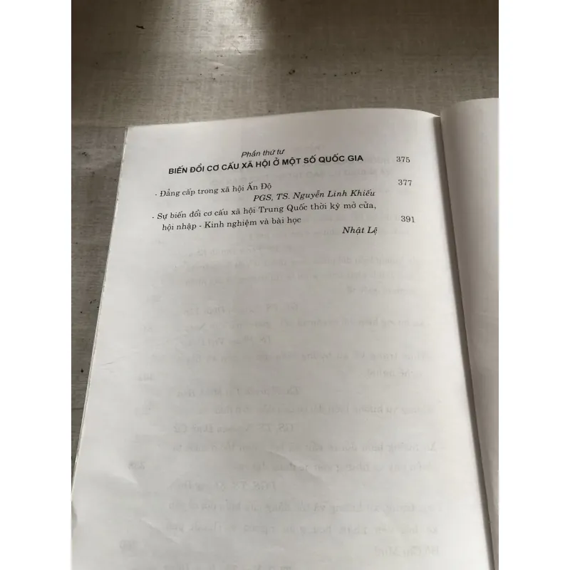 Một số vấn đề về biến đổi cơ cấu xã hội Việt Nam hiện nay 782107