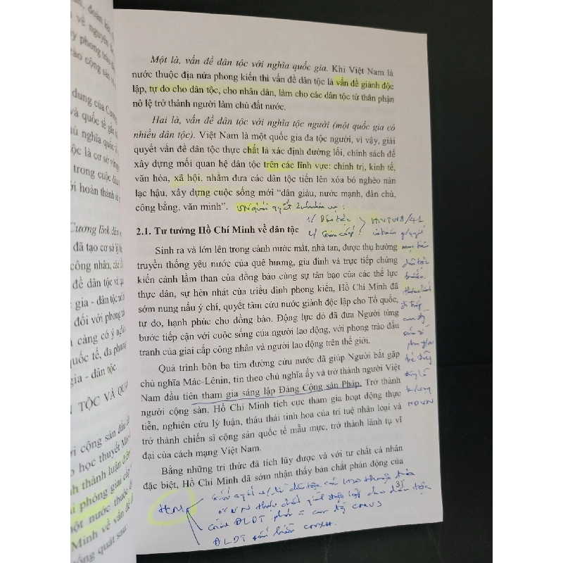 Giáo trình lý luận dân tộc và quan hệ dân tộc ở Việt Nam dùng cho hệ đào tạo cao cấp lý luận chính trị mới 80% bẩn nhẹ, có chữ viết, highlight, gạch chân 2022 Học viện chính trị quốc gia Hồ Chí Minh HCM3004 GIÁO TRÌNH, CHUYÊN MÔN 919118