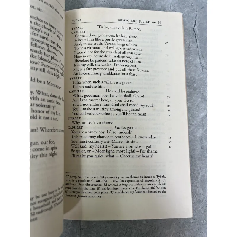 ROMEO AND JULIET - SHAKESPEARE 974960