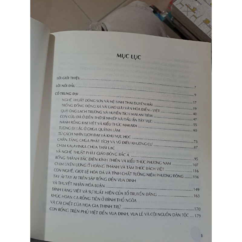 Mỹ Thuật Việt Soi Từ Phía Khác - Trần Hậu Yên Thế - 2022 mới 90% - GIÁO TRÌNH, CHUYÊN MÔN - HMT3012 749895