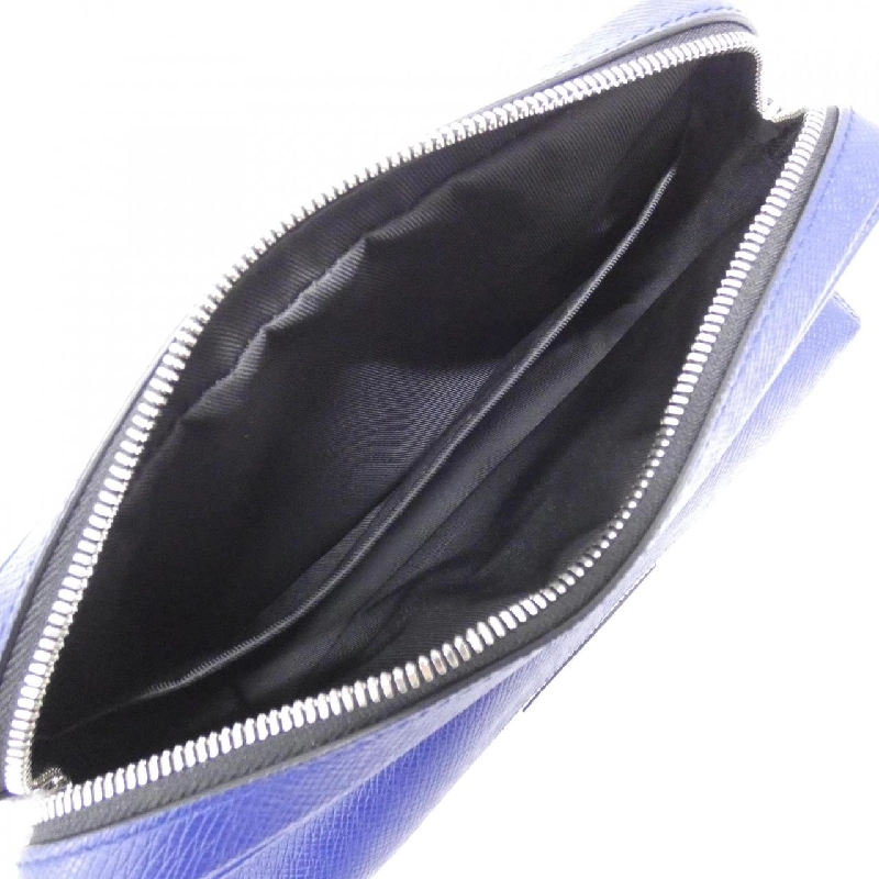 Túi đeo chéo ngoài trời Louis Vuitton Taiga Lama PM M30242 612523