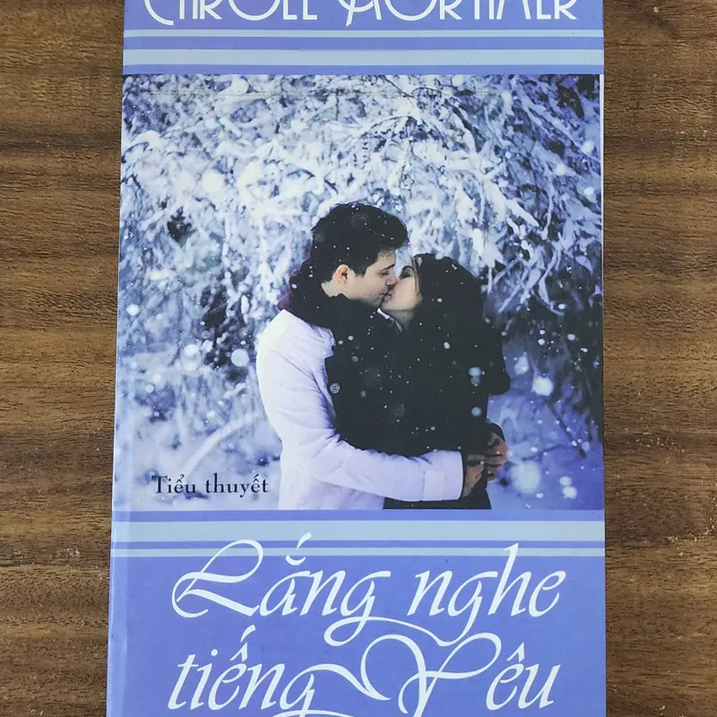 Tiểu thuyết Anh: LẮNG NGHE TIẾNG YÊU (281 trang) 720022
