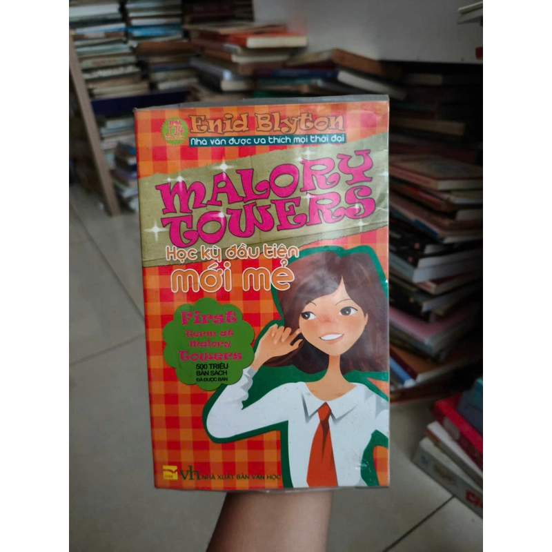 Tòa tháp Malory: Học kỳ đầu mới mẻ 459056