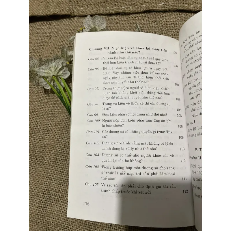 Luật thương mại sách luật, gần 200 trang 756330