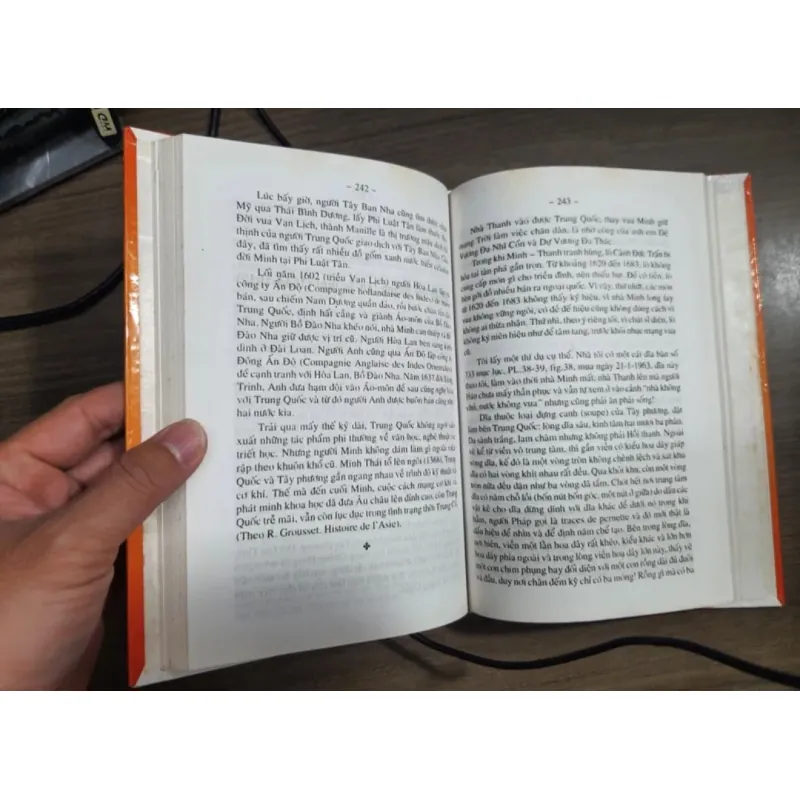 Gốm sứ - Vương Hồng Sển - Khảo về đồ sứ cổ Trung Hoa 760437