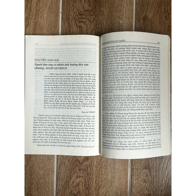 Tạp Chí Văn Học Nước Ngoài - Tổng Hợp Số 2001 (gồm Sigmund Freud, Helmut Zenker, v.v) 738047