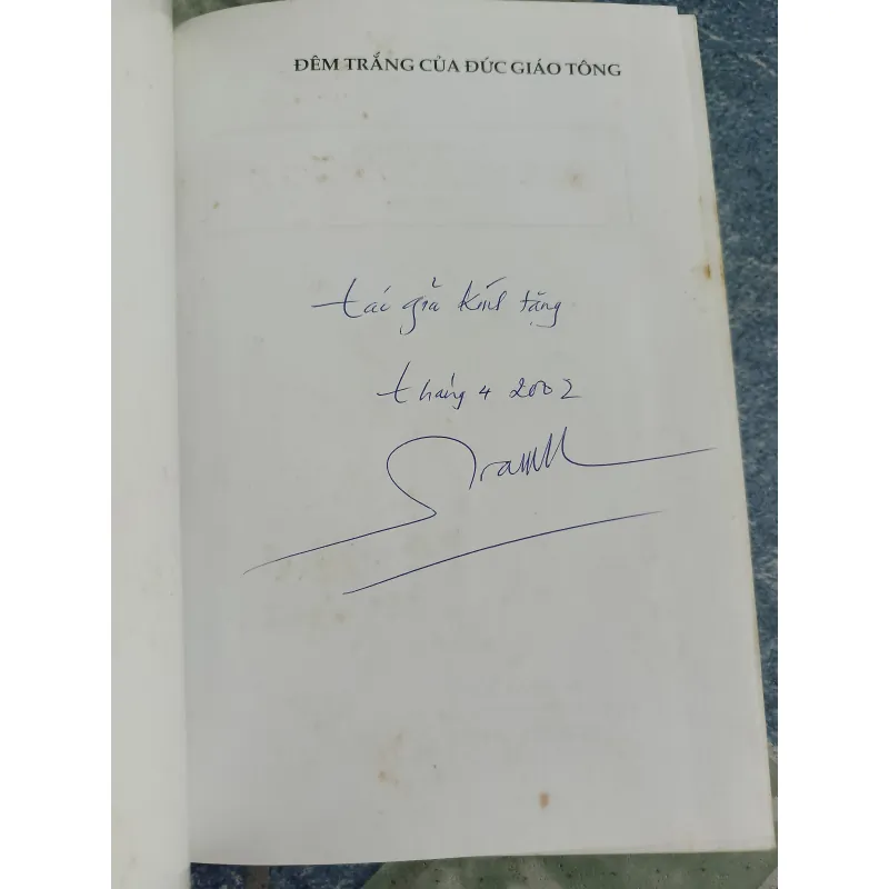 Đêm trắng của Đức Giáo Tông - Trầm Hương 561382