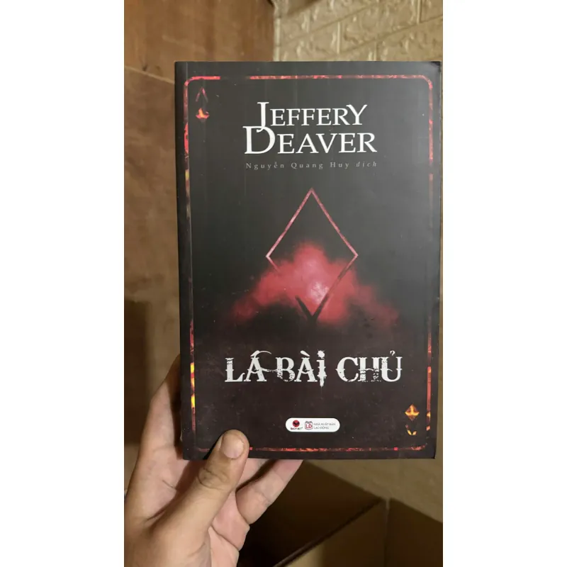 Sách trinh thám Lá Bài Chủ 721145