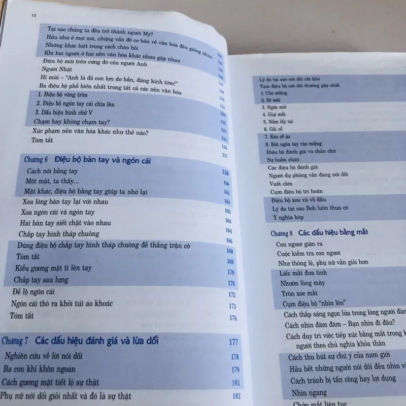 CUỐN SÁCH HOÀN HẢO VỀ NGÔN NGỮ CƠ THỂ  578112