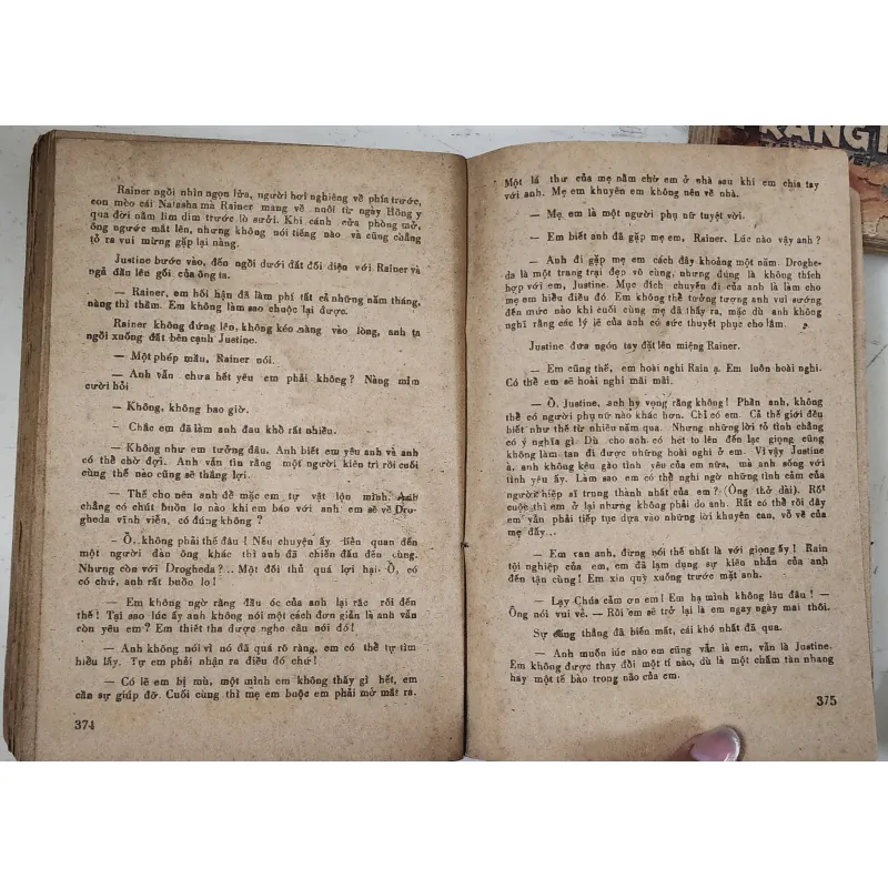 Tiểu thuyết NHỮNG CON CHIM ẨN MÌNH CHỜ CHẾT - Nữ nhà văn Colleen McCullough 711585