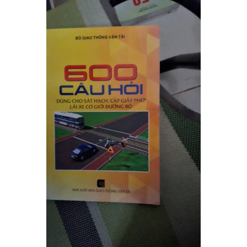 600 câu hỏi giao thông đường bộ 713407