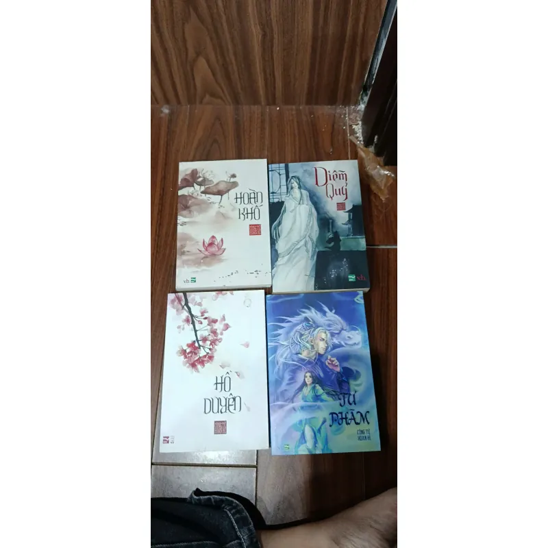 Bộ Linh Thần Hệ Liệt 4 tập (Hoàn khố, Diễm quỷ, Hồ duyên, Tư phàm), Mới 80%, (NguyenN) 976376