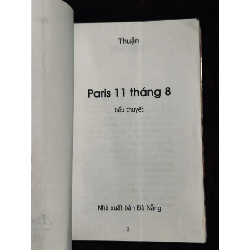 Paris 11 tháng 8 1011491