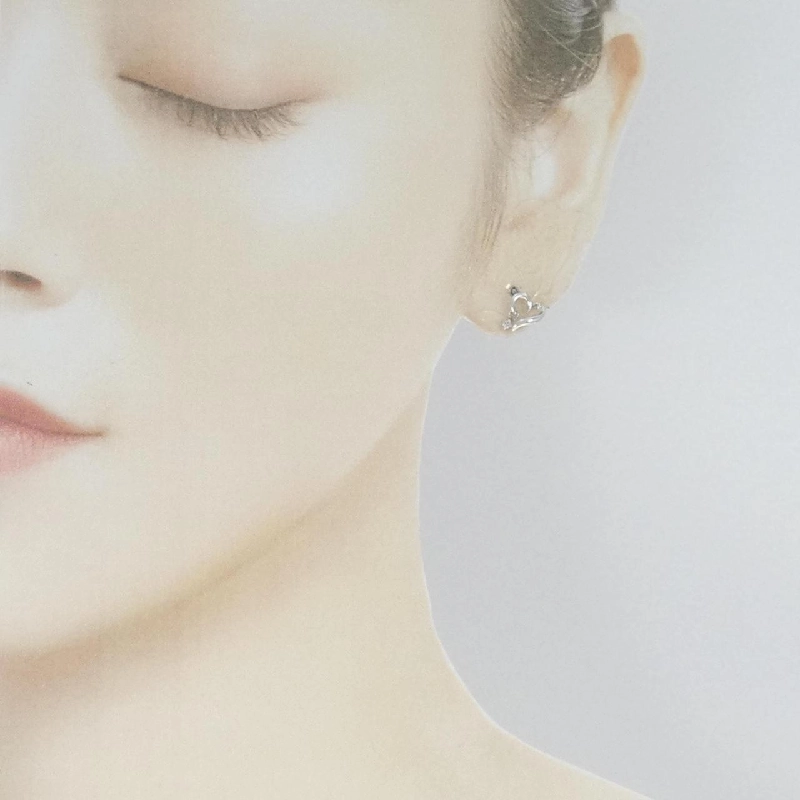 K18WG Bông tai kim cương hình trái tim 0.04CT - Hàng hiệu Chính hãng 871105