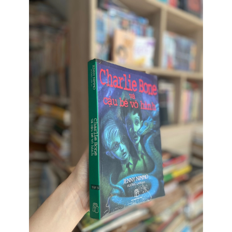 Charlie Bone và cậu bé vô hình ( tập 3 ) 479342